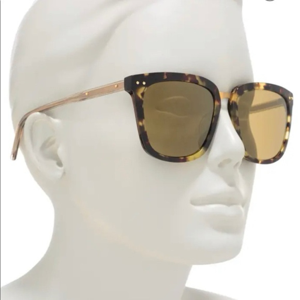 Bottega Veneta sunglasses with case